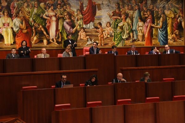 Regione Calabria, l'Assemblea si riunirà il 22 e 28 dicembre