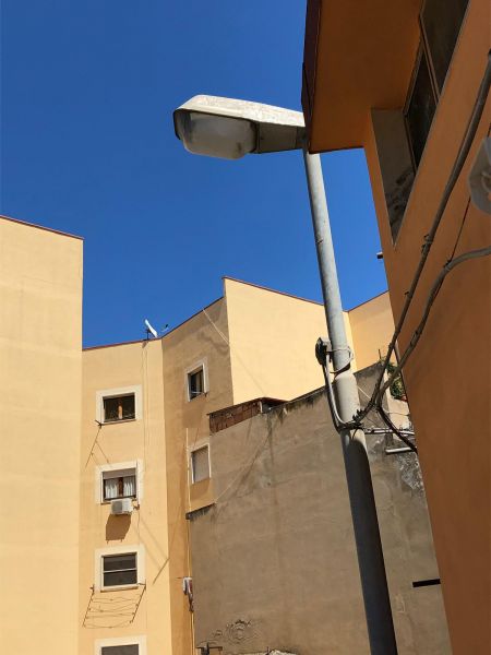 Disservizi: Via Eremo Botte al buio da mesi, i cittadini non ne possono più
