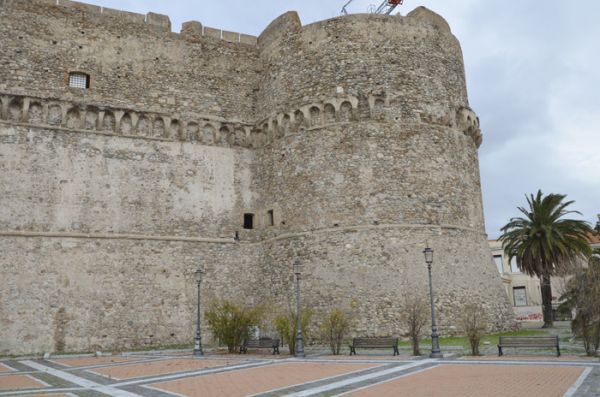 Eventi: Martedì 27 marzo consegna del plastico dell’antico Castello Aragonese