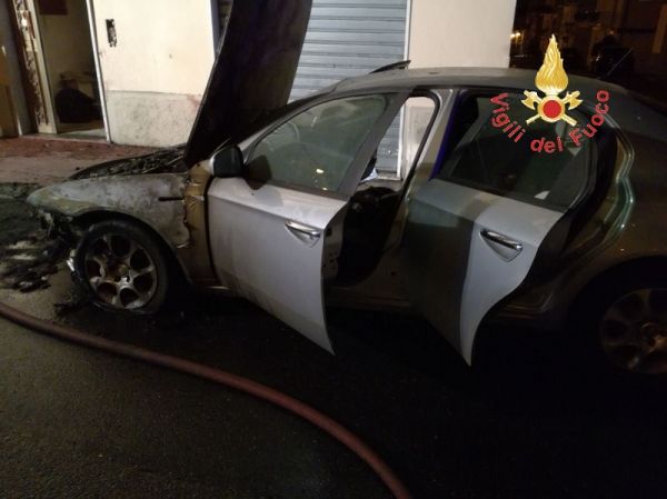 Vigili del Fuoco Catanzaro, incendio autovettura