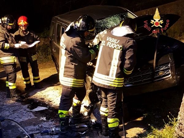 Vigili del Fuoco Catanzaro, suv uscito fuori strada