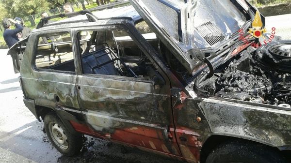 Vigili del Fuoco Lamezia, incendio Panda