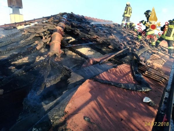 Vigili del Fuoco Soverato e Chiaravalle, incendio stazione ferroviaria